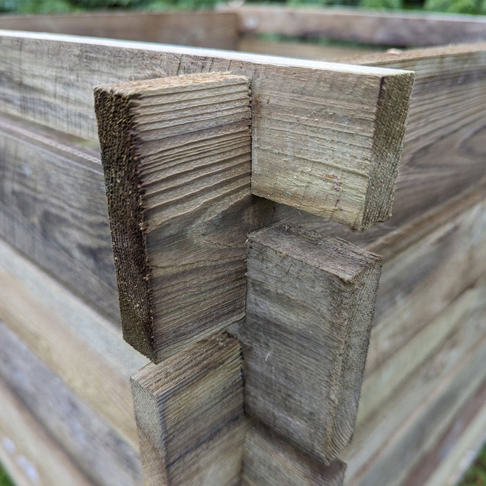 Accelerated composting for this easy assembly outdoor medium size composter