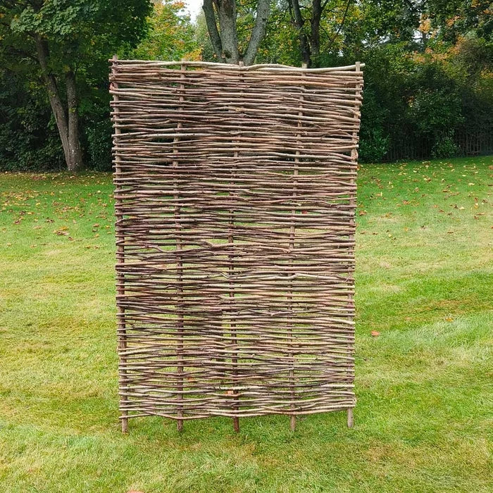 4ft(w) x 6ft(h) (1.2m x 1.82m)