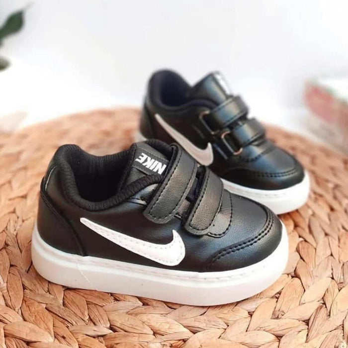 Nike Capri Sneakers