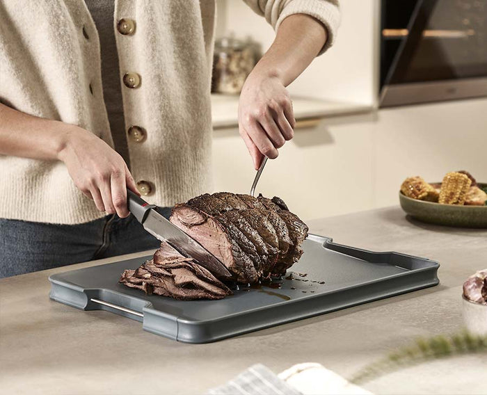 [hidden] [lifestyle] Cut&Carve™ Plus Multi-function Chopping Board - 60209 & 60212 - Image 2