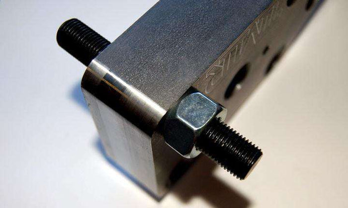 Dana 60 Hi Steer Stud & Nut - KING PIN