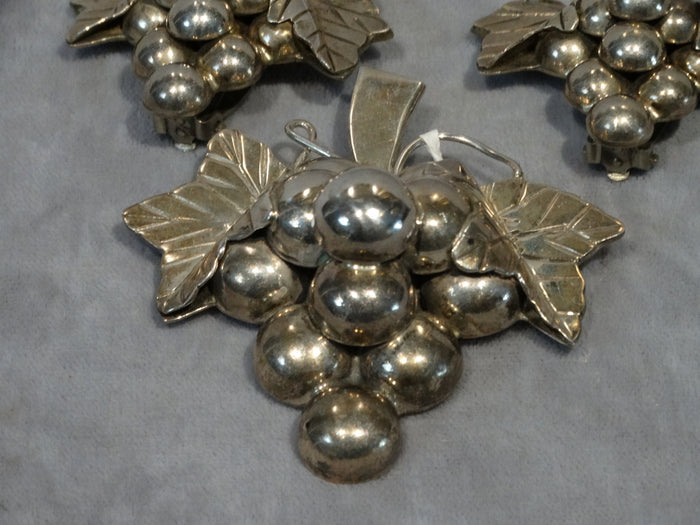 Mexican Silver suite of Grape Motif Pendant and Earrings