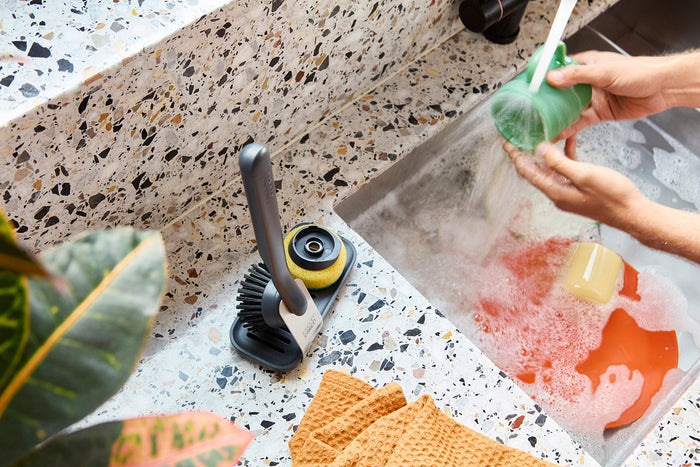 SinkTech™ Washing Up Brush & Sponge Set with Steel Stand