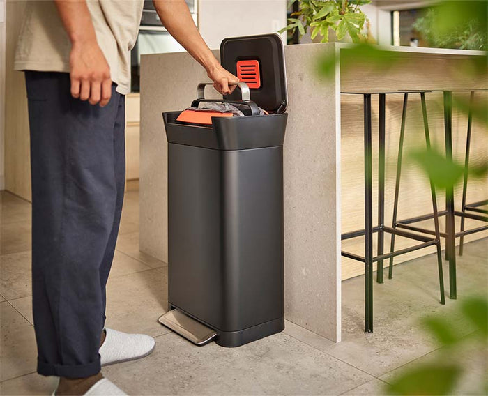 [hidden] [lifestyle] Titan 30L Trash Compactor - 30144 - Image 2