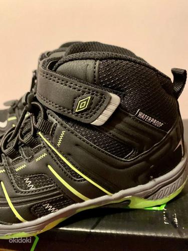Umbro Kids’ Waterproof Hiking / Trail Shoes