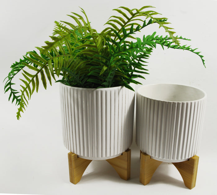 White Ribbed Ceramic Plant Pot with Bamboo Stand 16.5 x 16.5 x 21cm
