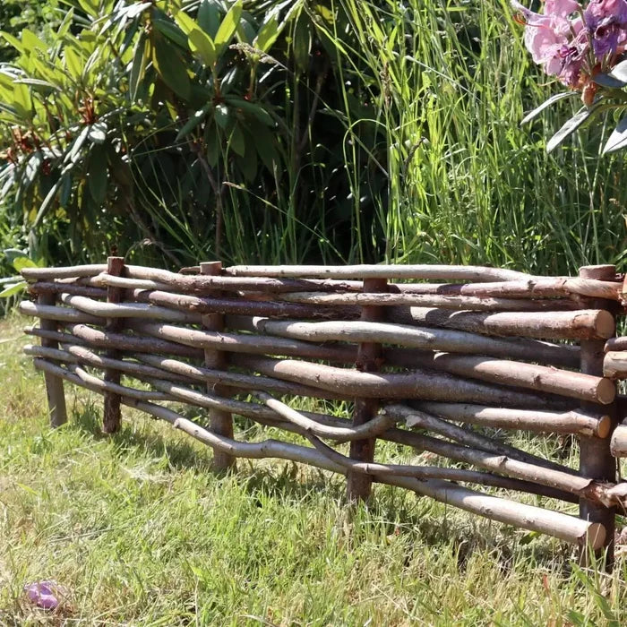 Artisanal 2m woven lawn edging